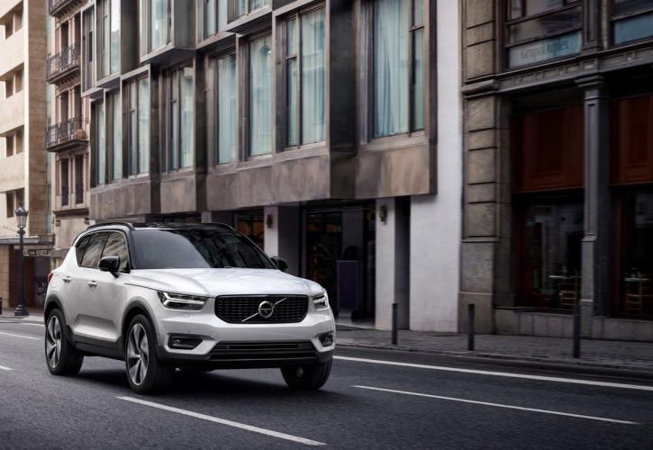 Πιο προσιτό το Volvo XC40 με τιμή από 30.713 ευρώ!