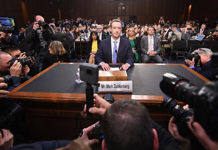 Πάνω από 130 δισ. δολάρια έχασε η Facebook σε λίγες ώρες