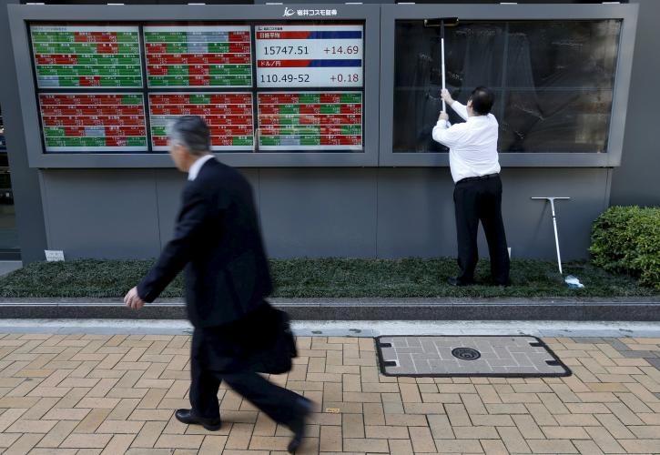 Βουτία 3% στο Τόκιο δια χειρός BoJ