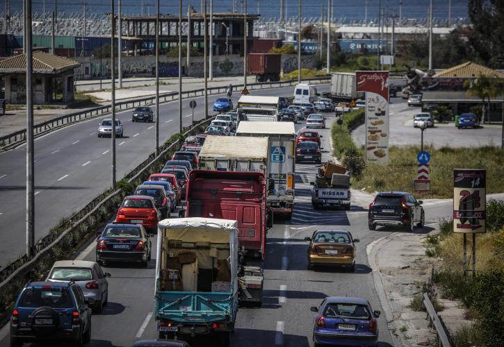 Εγκαταλείπουν την Αθήνα οι τελευταίοι εκδρομείς του Πάσχα