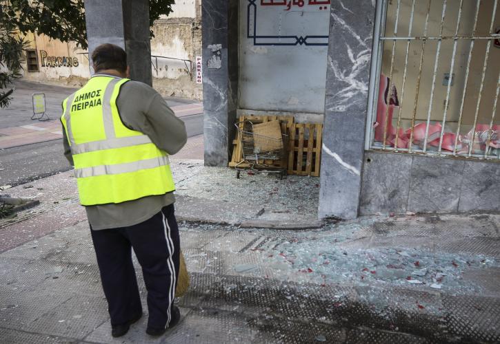 Βόμβα έξω από δικηγορικό γραφείο στον Πειραιά 