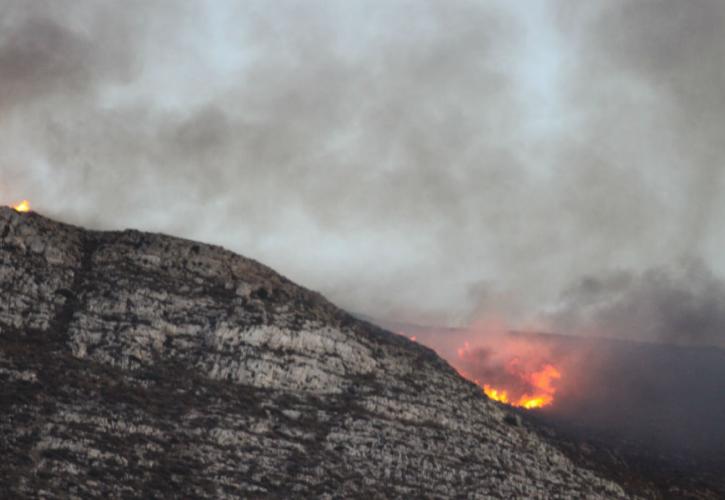 Σε ύφεση η πυρκαγιά στην Πάρο - Δεν υπάρχουν ενεργά μέτωπα