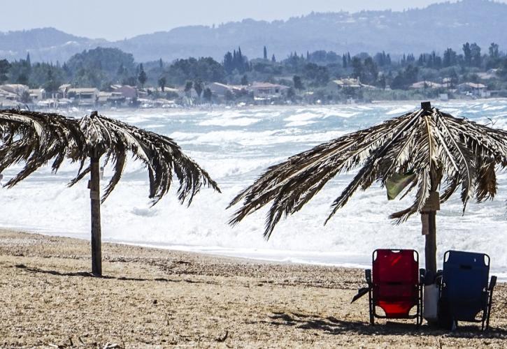 Διάσωση δίχρονης από ναυαγοσώστριες σε παραλία της Αλεξανδρούπολης