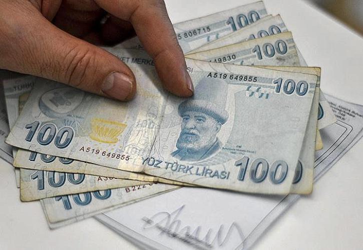 «Βουτιά» για την τουρκική λίρα έναντι ευρώ και δολαρίου