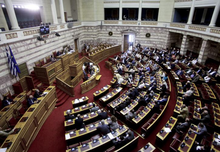 «Σπάει» στα δύο η Περιφέρεια Αττικής, στα τρία η Β’ Αθηνών – Όλη η τροπολογία