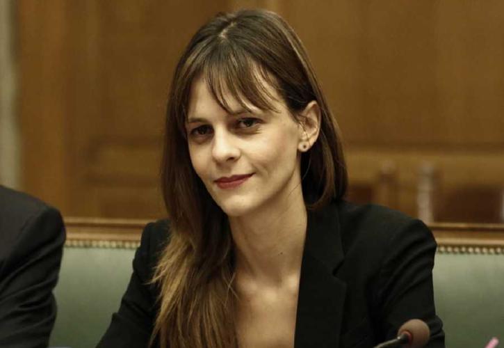 Αχτσιόγλου: Επιταχύνεται ο ρυθμός απονομής των συντάξεων