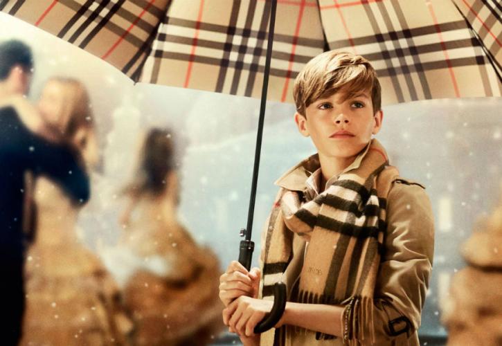 Η Burberry δεν θα ξανακάψει τα απούλητα προϊόντα της