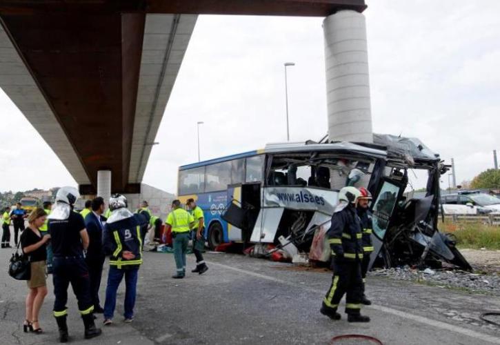 Πέντε νεκροί σε τροχαίο λεωφορείου στην Ισπανία (pics & vid)