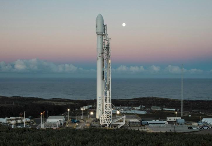 SpaceX και T-Mobile φιλοδοξούν να εξαλείψουν τις «λευκές περιοχές» χάρη στους δορυφόρους
