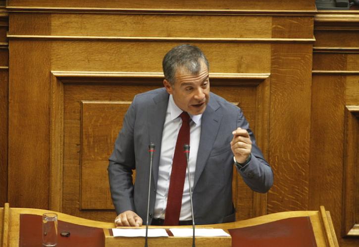 Θεοδωράκης: Πλήρης αποποινικοποίηση της κάνναβης