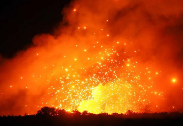 Έκρηξη σε αποθήκη με πυρομαχικά στην Ουκρανία (vid)