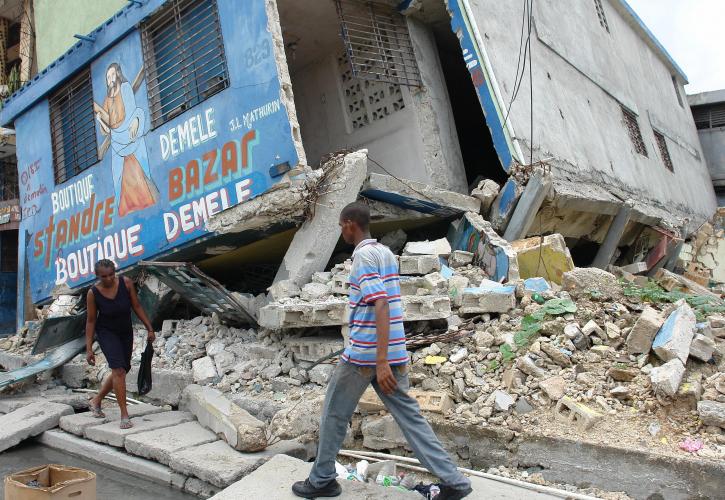 Σεισμός στην Αϊτή: Ξεπέρασαν τους 2.200 οι νεκροί - Πάνω από 300 αγνοούμενοι