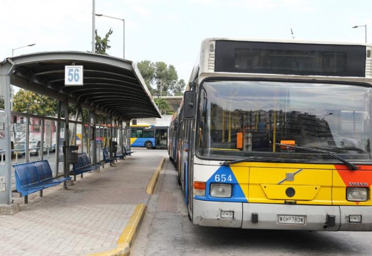 Θεσσαλονίκη: Υπάλληλος πετάει έξω από λεωφορείο άστεγο (vid)