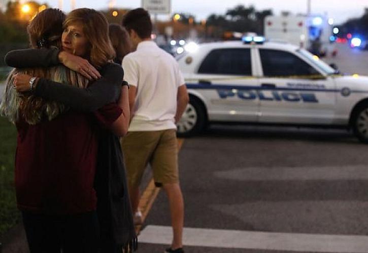 ΗΠΑ: Αποζημιώσεις 127,5 εκατ. δολαρίων στις οικογένειες των θυμάτων του μακελειού σε σχολείο του Πάρκλαντ