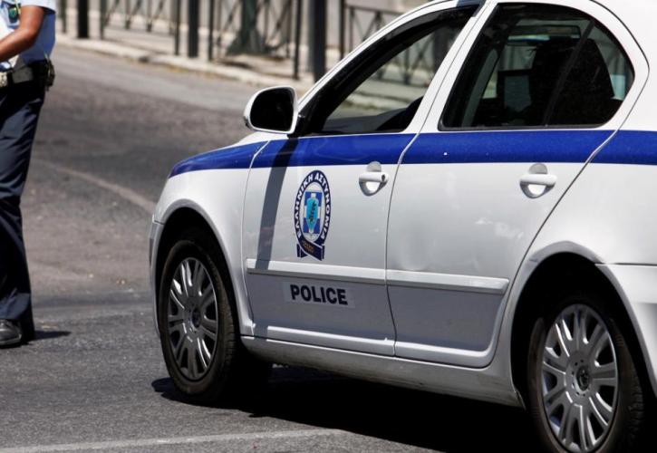 Συνελήφθη 19χρονος για την επίθεση του Ρουβίκωνα