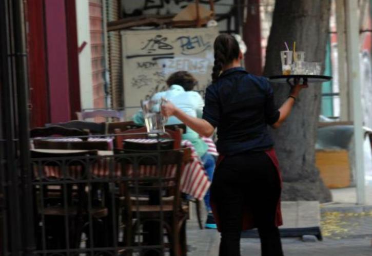 DW: Σοβαρά προβλήματα στην ελληνική αγορά εργασίας από τη μερική απασχόληση