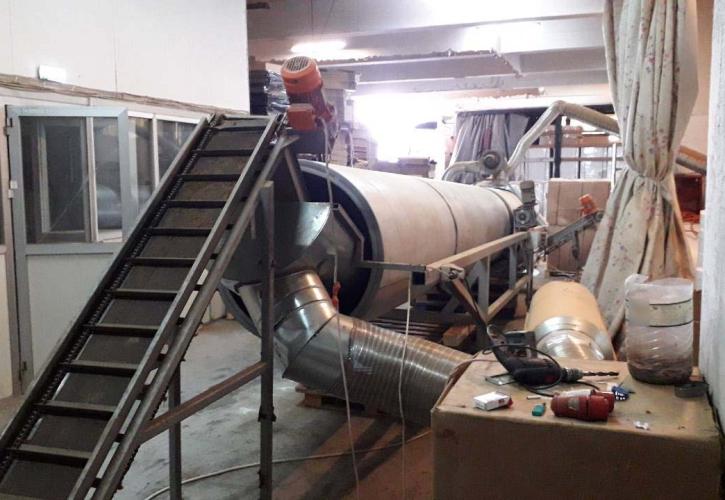 Ζημιά 3,7 εκατ. ευρώ για το Δημόσιο από εργοστάσιο λαθραίων τσιγάρων στο Κορωπί