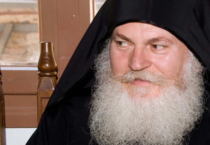 Στον «Ευαγγελισμό» με κορονοϊό ο ηγούμενος Εφραίμ της Μονής Βατοπαιδίου