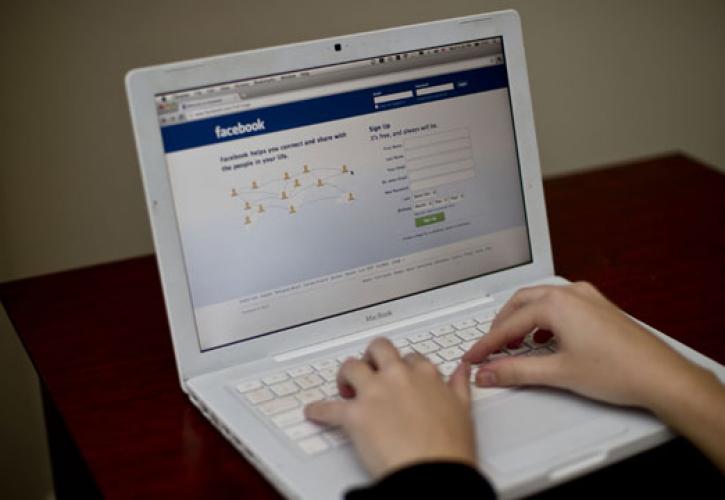 Η ψευδαίσθηση αληθινών κοινωνικών σχέσεων και συναναστροφών στο Facebook
