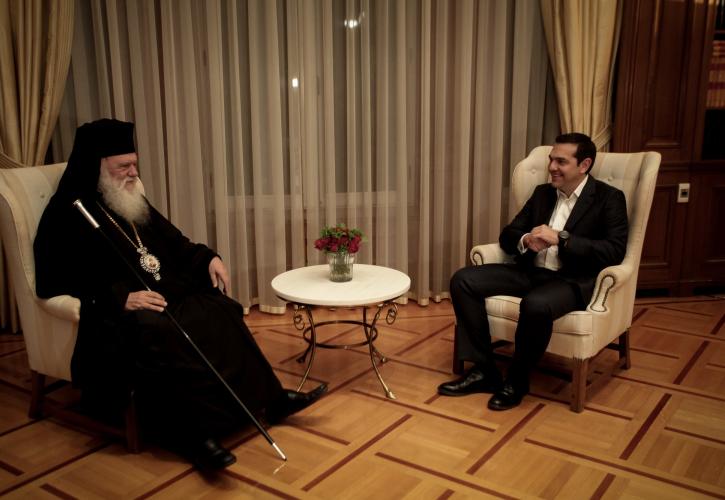 Το δίλημμα του Μαξίμου και τα καρφιά στη ΝΔ