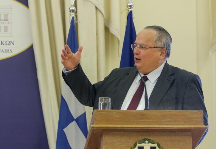 Ο Κοτζιάς απειλεί με παραίτηση μετά τη συνεδρίαση του Υπουργικού Συμβουλίου