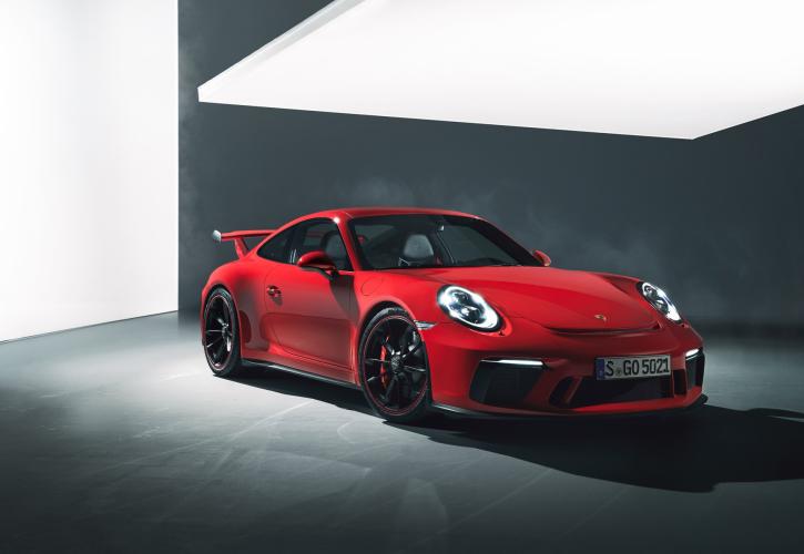 Ιδού η απόλυτη «Βίβλος» για την Porsche 911! (vid)