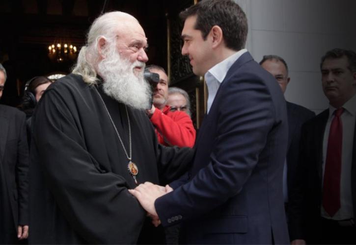 Καζάνι που βράζει η Ιεραρχία, πρόβλημα για το Μαξίμου