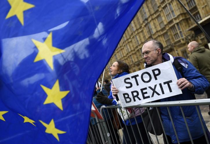 Αναβάλλεται η ψηφοφορία στο Βρετανικό κοινοβούλιο για το Brexit