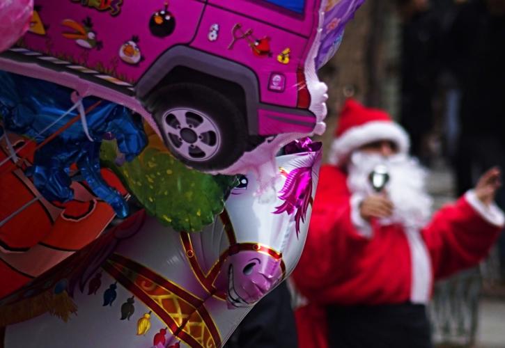 Πώς θα λειτουργήσουν τα καταστήματα την παραμονή της Πρωτοχρονιάς