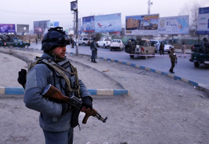 Αφγανιστάν: Δυο βομβαρδιστικά και ένα αεροπλανοφόρο θα επιτηρούν την αποχώρηση των αμερικανικών στρατευμάτων