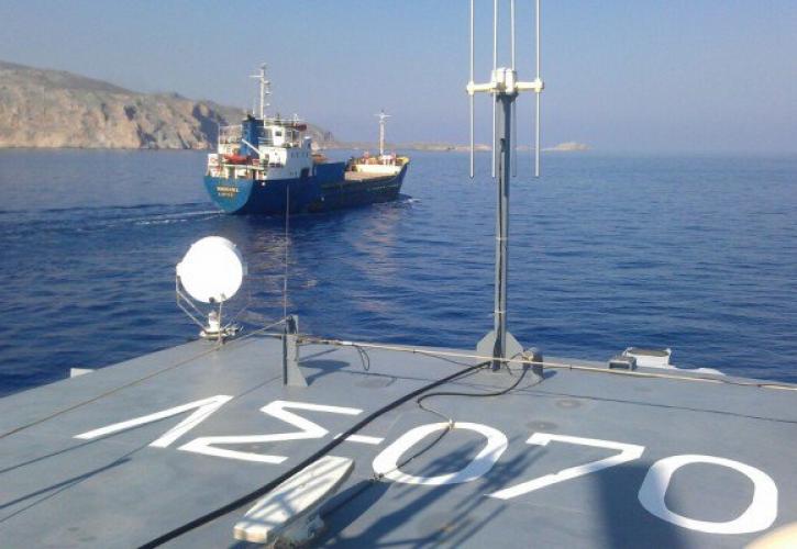 Κρήτη: Επιχείρηση του Λιμενικού σε φορτηγό πλοίο με ύποπτο φορτίο