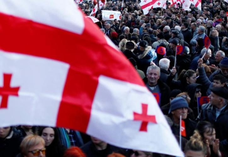 Ογκώδεις διαδηλώσεις στη Γεωργία υπέρ της ένταξης στην ΕΕ