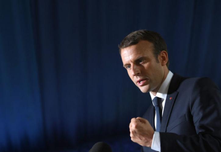 DW: Περίπλοκος λογαριασμός η αύξηση του κατώτατου μισθού στη Γαλλία