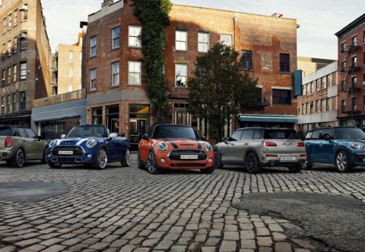 Η ΜΙΝΙ προσκαλεί τους φίλους της με δώρα και μουσική!