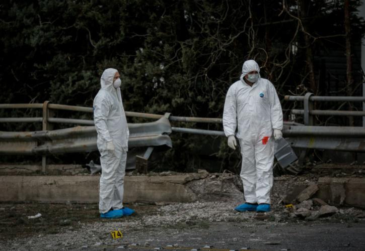 Ισχυρή έκρηξη βόμβας στο ΣΚΑΪ - Πού προσανατολίζεται η Αντιτρομοκρατική (pics & vids)