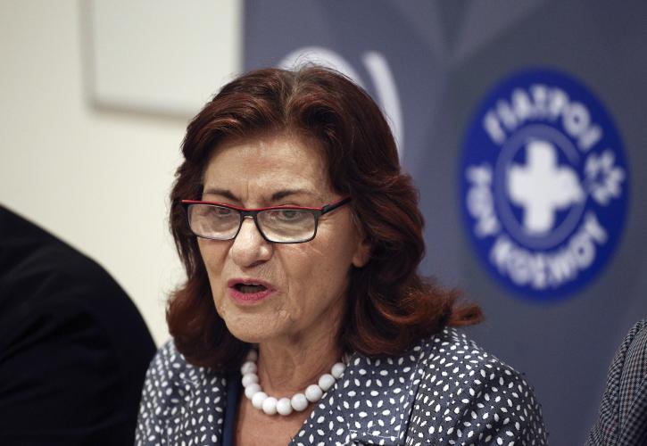 Φωτίου: Δεν κόβονται τα οικογενειακά επιδόματα