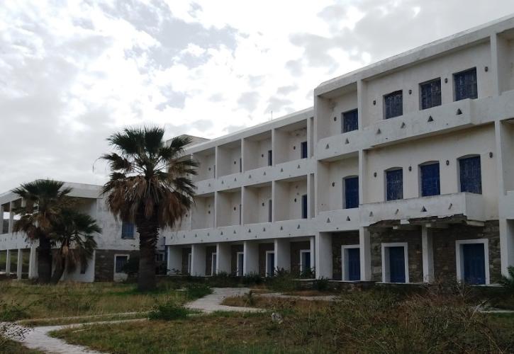 «Στα σκαριά» η ανακαίνιση του Ξενία Κύθνου – Το πλούσιο story από την εποχή του… Όθωνα