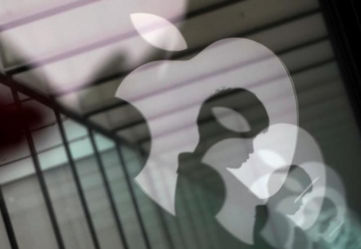 Η Apple μειώνει τις προβλέψεις για τα έσοδα