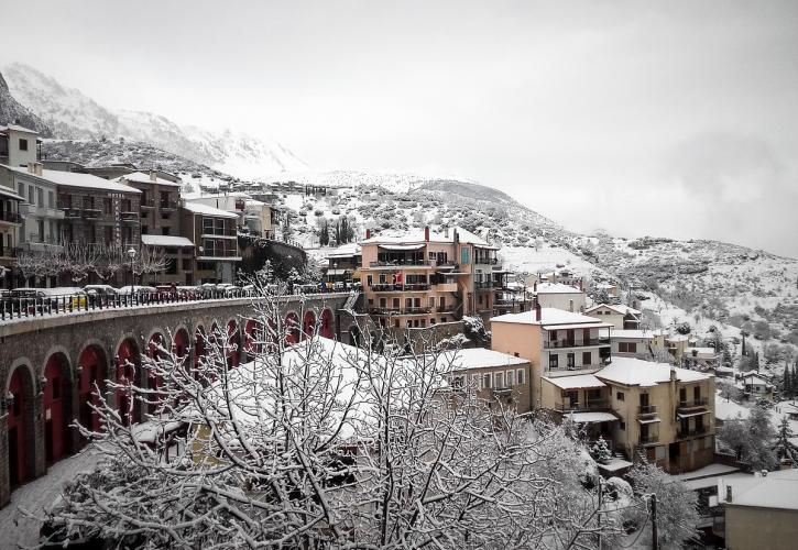 Στα αζήτητα τα χειμερινά εξοχικά: Πόσο πωλούνται σε Αράχωβα , Τρίκαλα και Καρπενήσι 