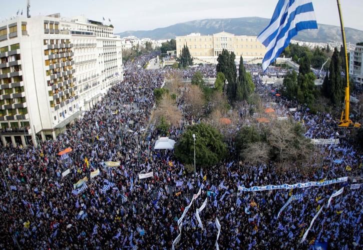 «Πυρετώδεις» προετοιμασίες για το συλλαλητήριο στο Σύνταγμα – Αναμένονται 3.000 λεωφορεία