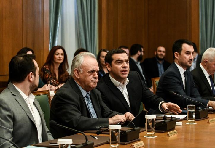 Επιχείρηση πειθούς για «γνήσια» έξοδο από το Μνημόνιο μέσω παροχών