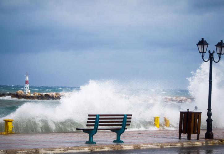 Μέχρι τη 1 μετά τα μεσάνυχτα το απαγορευτικό απόπλου
