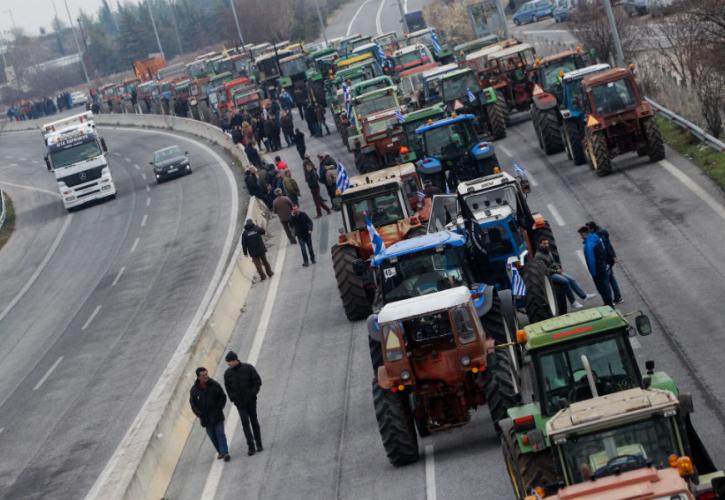 «Στα δύο» κόβεται η χώρα - Κλείνουν τα Τέμπη οι αγρότες το μεσημέρι
