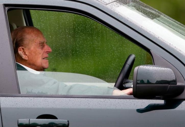 Βρετανία: Ο 97χρονος Φίλιππος παρέδωσε εθελοντικά το δίπλωμα οδήγησης