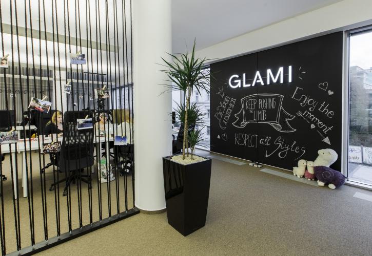 Ελληνικά «μιλάει» πλέον το Glami, η δημοφιλής πλατφόρμα των fashion e-shops
