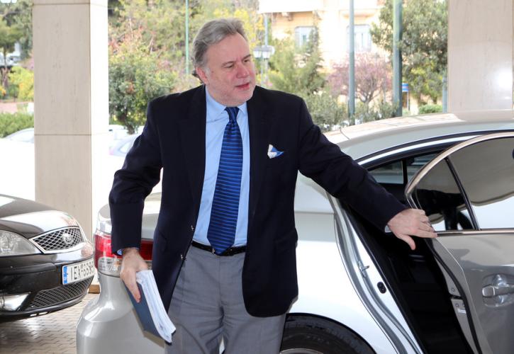 Για αλλαγές στις συλλογικές συμβάσεις πιέζουν οι Θεσμοί