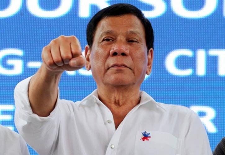 Ο απερχόμενος Πρόεδρος των Φιλιππινών επιβεβαίωσε την υποψηφιότητα της κόρης του