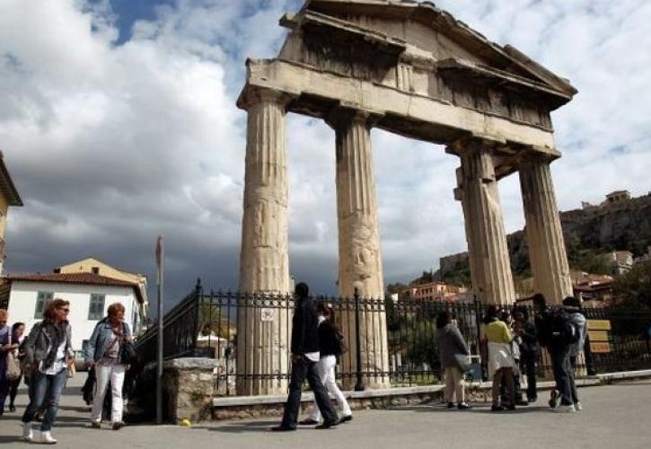 «Χρυσές δουλειές» κάνουν τα τουριστικά γραφεία στην Ελλάδα