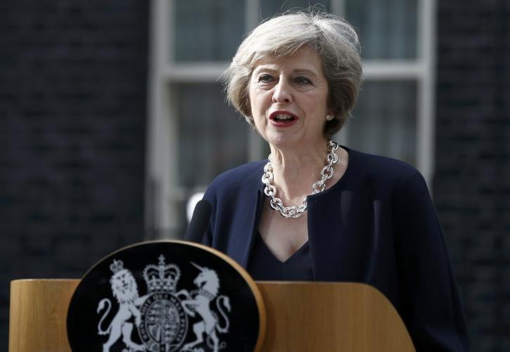 Σκληρό «παζάρι» για το Brexit - Παράταση ζητά η Μέι, όρους θέτουν οι Ευρωπαίοι