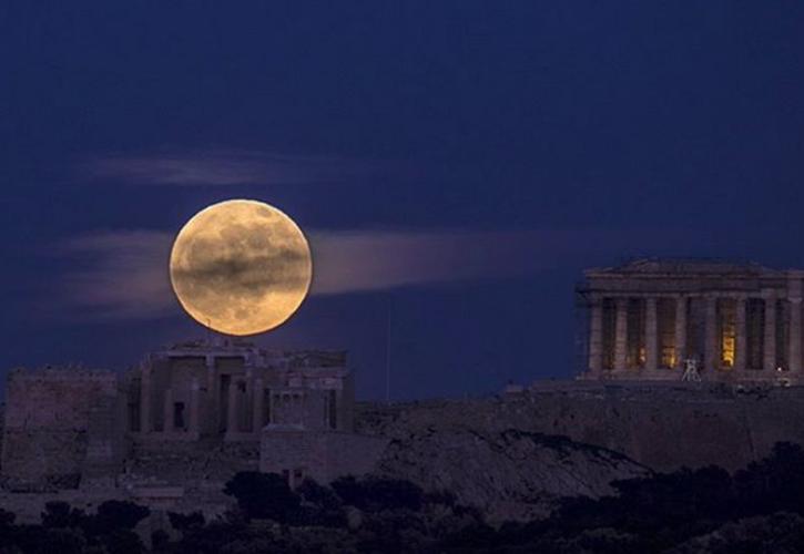 Την Τετάρτη η «Πανσέληνος του σκουληκιού» - Το σπάνιο διπλό ουράνιο φαινόμενο